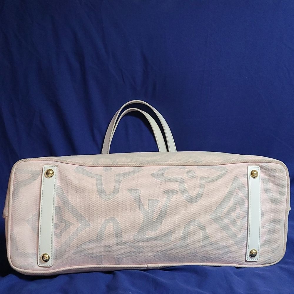 💯 Authentic Louis Vuitton Tote Bag 🍀 - Picture 9 of 17